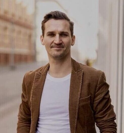 Ben Schüller-Gurung